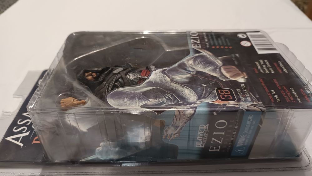 Колекционерска фигурка Ezio Auditore – Assassin’s Creed | The Mentor