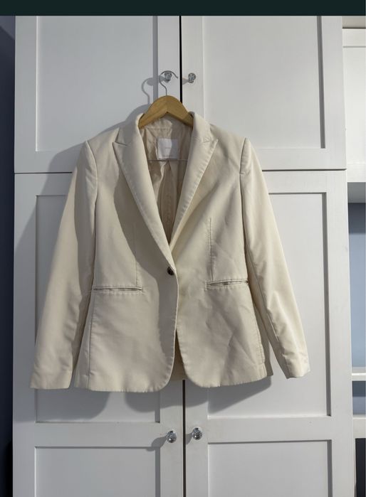 Кремаво Сако Mango 38