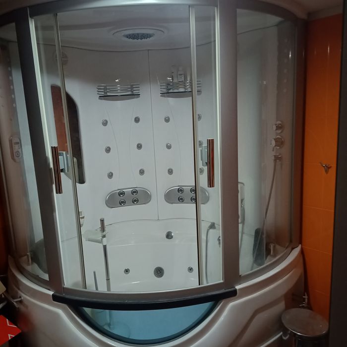 Vând duș cu cadă baie cu hidromasaj 160x160 cm și multe alte funcții