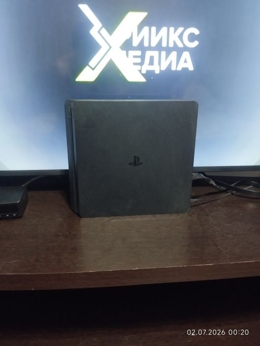 Продам сони PS4,в хорошем состоянии