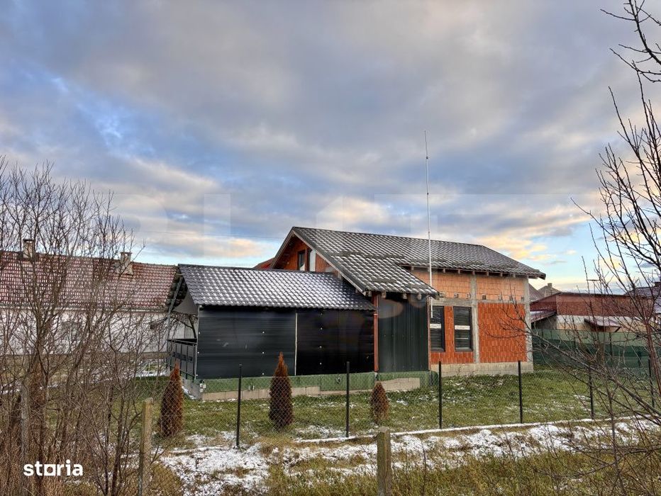 Casa cu 4 camere de vanzare, 150 mp, teren 532 mp, in Lazuri