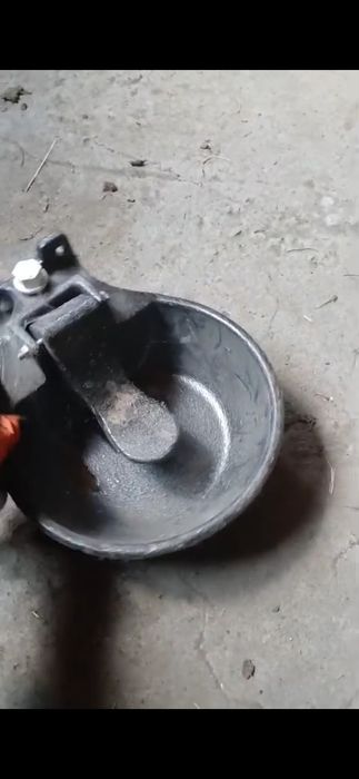 Продам поилки  для крс