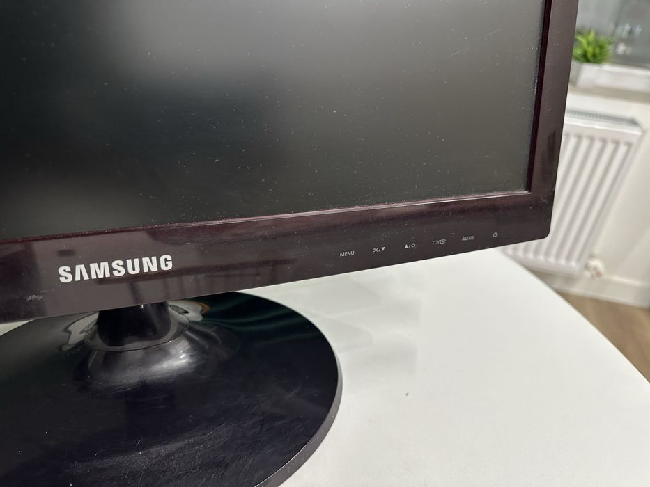 Монитор Samsung 20'