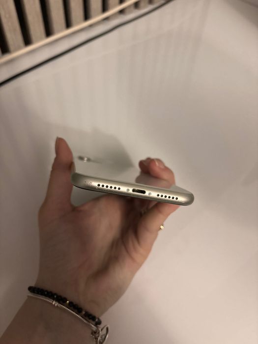 Vand iphone 11 simplu