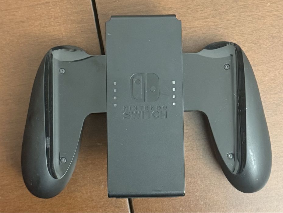 Nintendo Switch OLED 64GB + Zelda BOTW + Чехол (Оригинал, комплект)