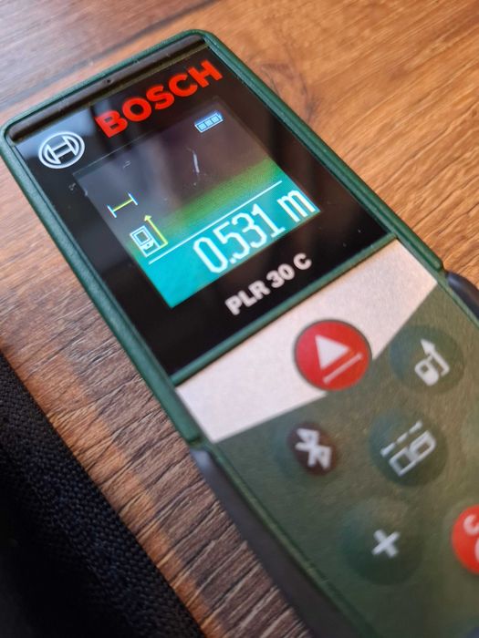 Bosh digital laser PLR 30c Лазерна рулетка