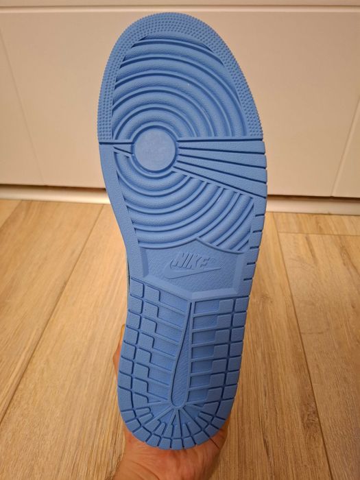 Jordan 1 Mid University Blue