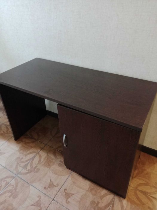 Продам стол в нормальном состоянии