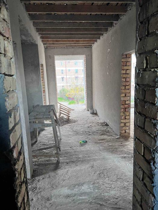 Продам участок 2- соток с новым домом, коробка