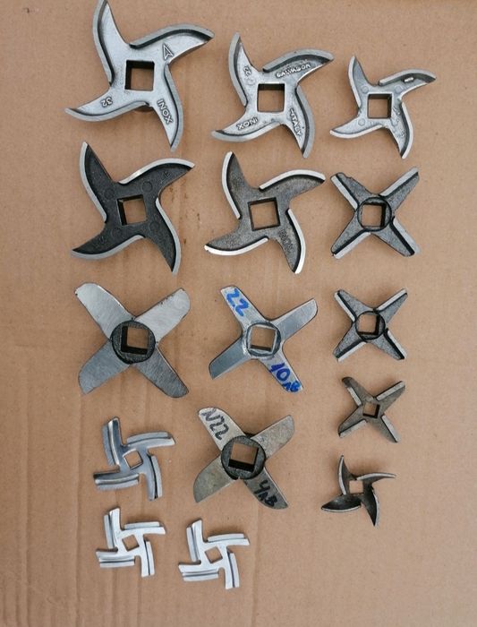 Решетки и ножове за месомелачки.  Електрически и ръчни месомелачки.