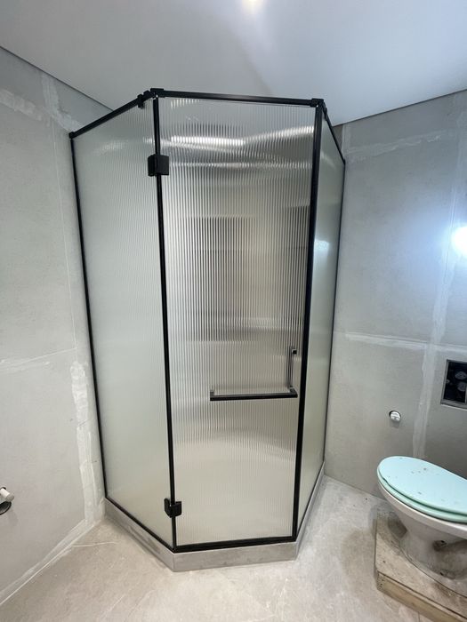 Ремонт душевых перегородок