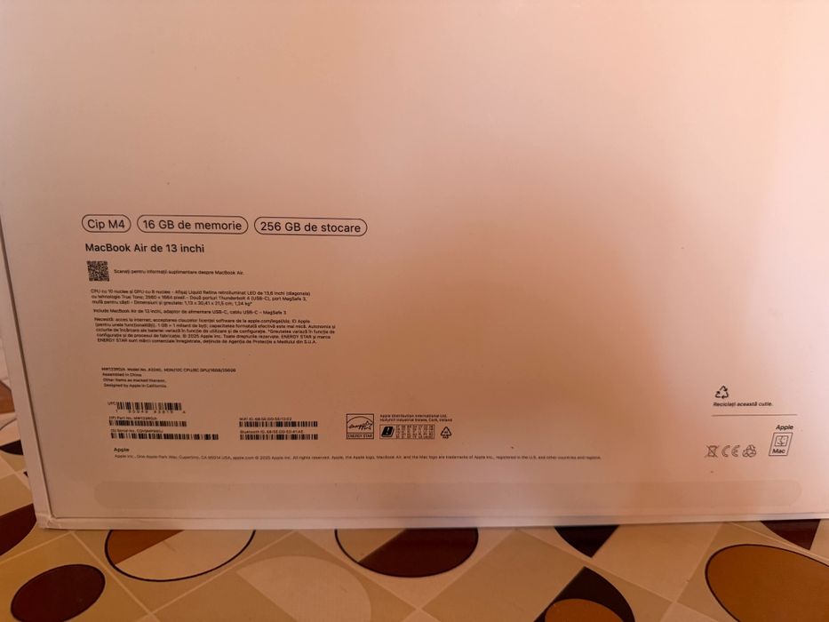 Продавам Apple MacBook Air 13” M4 – Space Gray — снимка 1