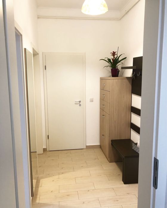 Vand garsoniera total decomandata 42mp utili cu Boxa inclusa