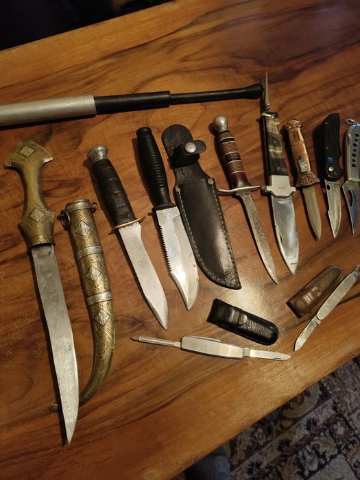 Лот от ножове и ножки...