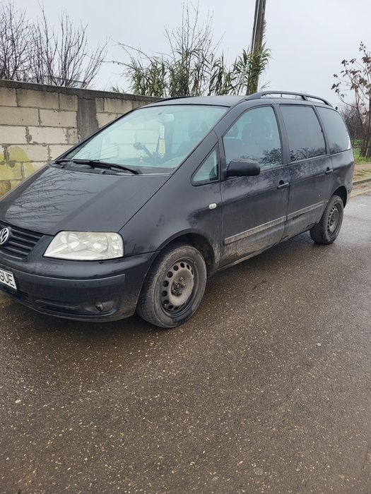 Vând volkswagen sharan