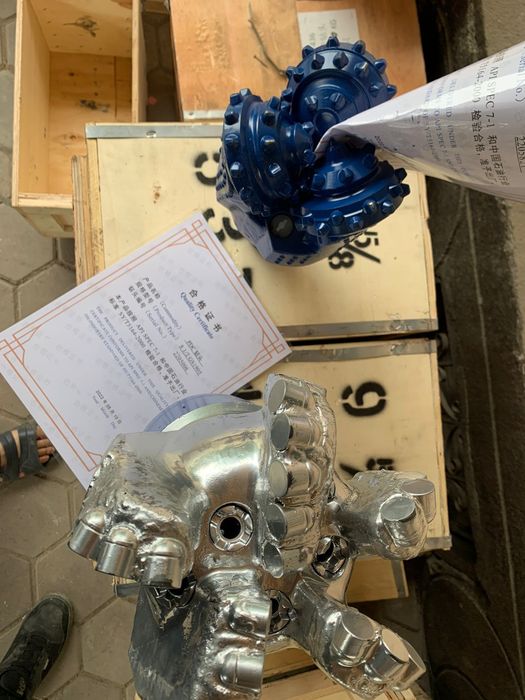 Долото трёх шарошечные разного размера товар есть в наличии