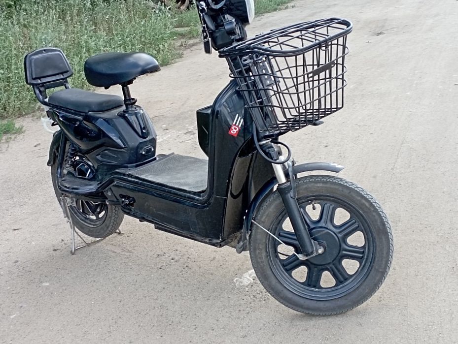 Продам скутер ск8  (описание)