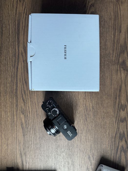 Fujifilm x-e5 чисто нов