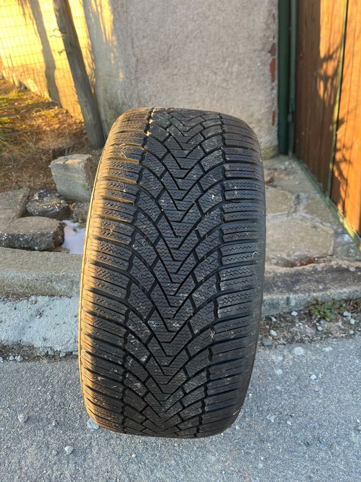 Зимна гума 255/35 R20