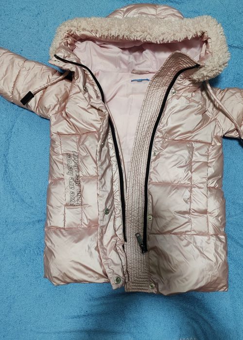 Куртка на девочку 4-5 лет