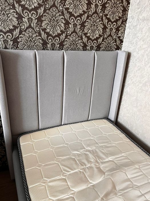 Кровать с ортопедическим матрасом