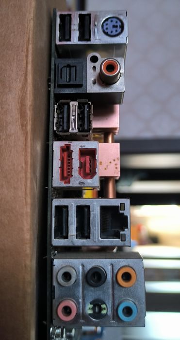 Топовая Материнка на 775 сокете ASUS P5KC DDR2/DDR3