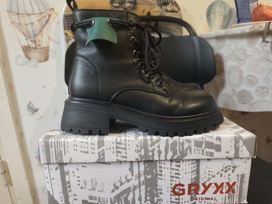 Vând bocanci piele nat 37