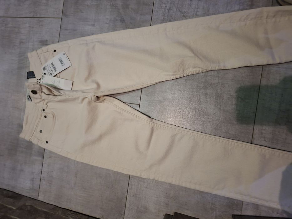 Облекло с- м размер, дънките са с етикет