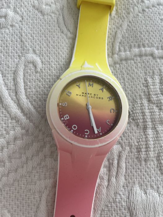 Часовник Marc Jacobs