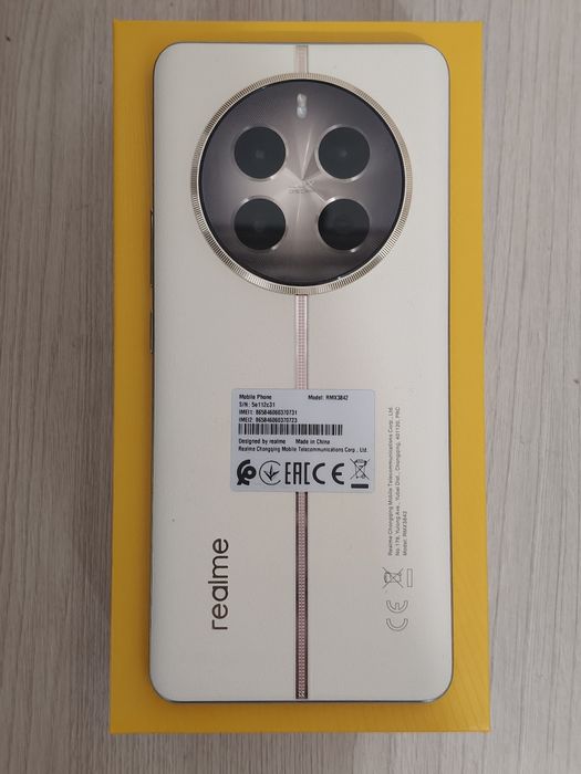 Realmy 12 pro smartfon