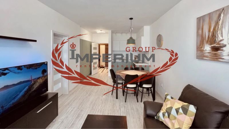 Дава се под наем Двустаен апартамент в Варна, Център - 80 кв.м за 714 € - Снимка #1