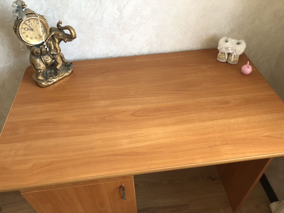 Стол письменный