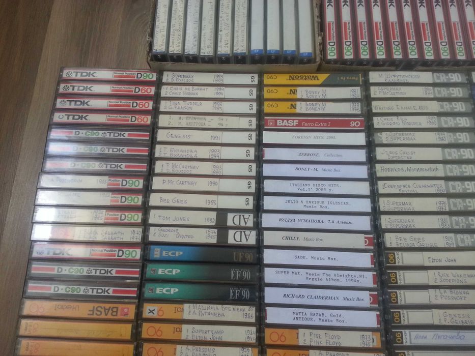 продам аудио кассеты фирменные в отличном состоянии.