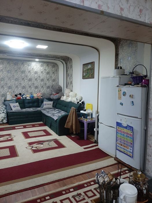 Ангрен 6/4да 2 хонали уй сотилади. Бизнес учун зўр