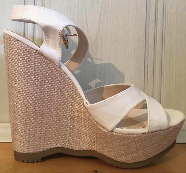 Босоножки женские