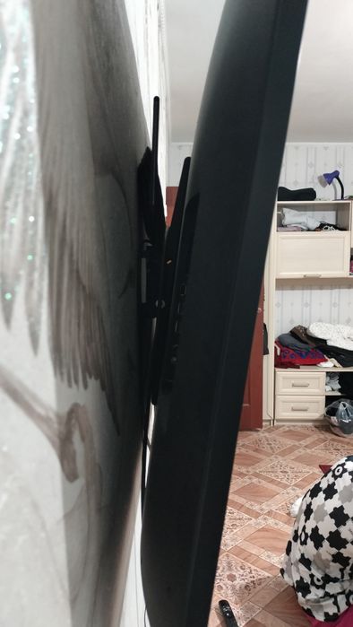 Телевизор LG в хорошем состояние