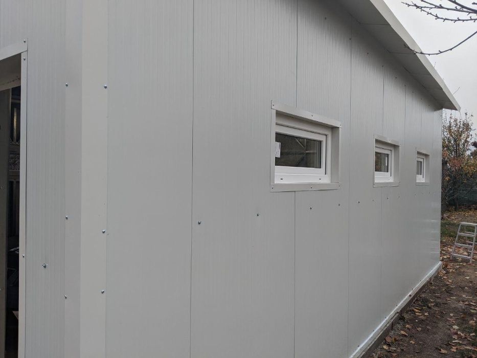 Garaj din structura metalica usoara, izolat 4cm+usa de garaj+pietonala