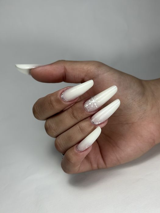 Unghii cu gel / pedichiură / semi cu apex