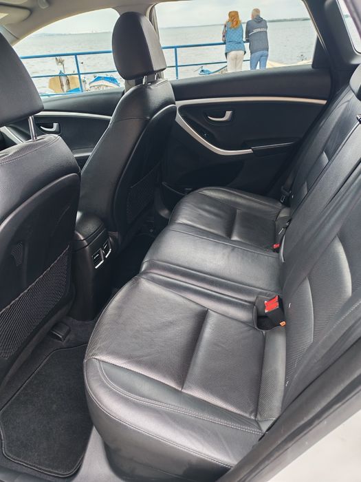 Цената е валидна до 31 Август.Hyundai i30 face-lift, 1.6 дизел, автоматик с абсолютно абсолютно всички възможни екстри