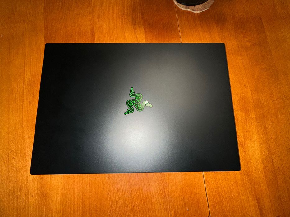 Razer Blade 16 - Intel I9 13 Gen, RTX 4070, 32GB DDR5, 4K 240Hz