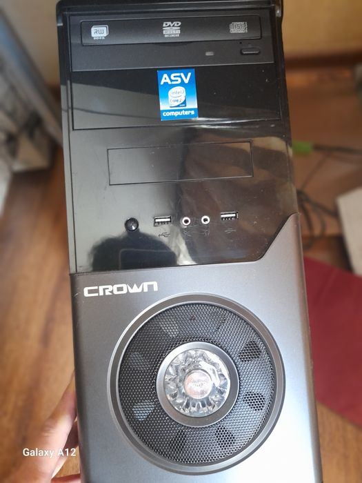 Компьютер в комплект со столиком