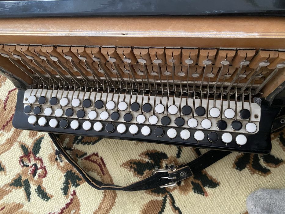 Гармошка ЭТЮД сотилади