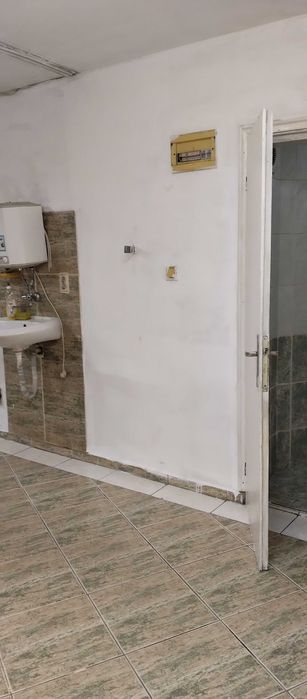 Дава се под наем Магазин в Варна, Колхозен пазар - 60 кв.м за 408 € - Снимка #8