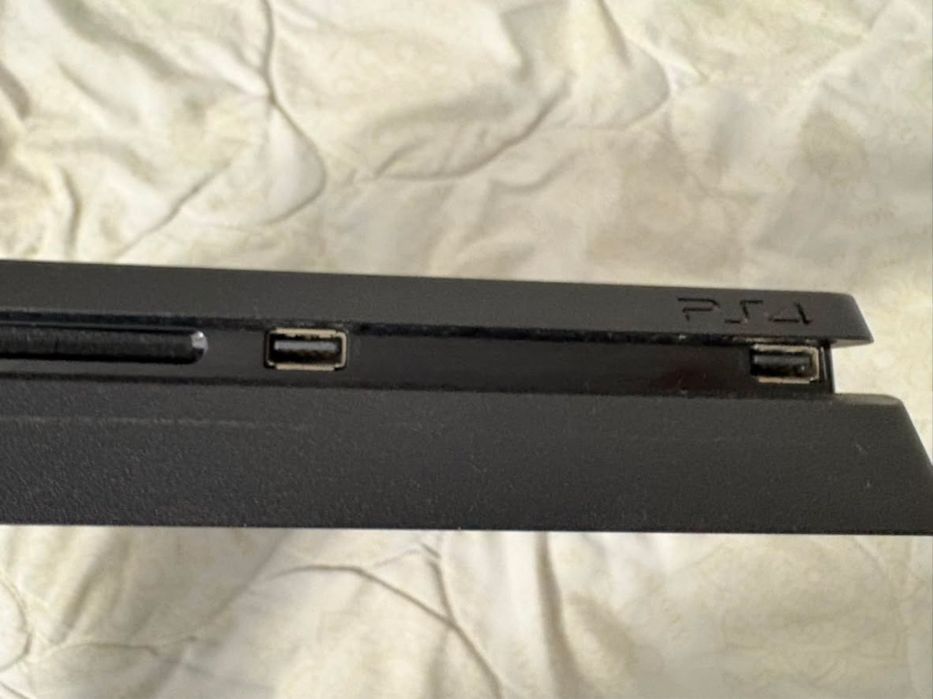 Ps4 de 1T + cateva jocuri