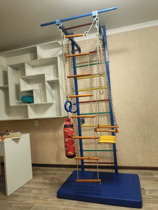 Продам шкафы, полки, турник, обувницу