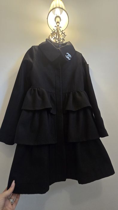 Palton negru, elegant, croi deosebit