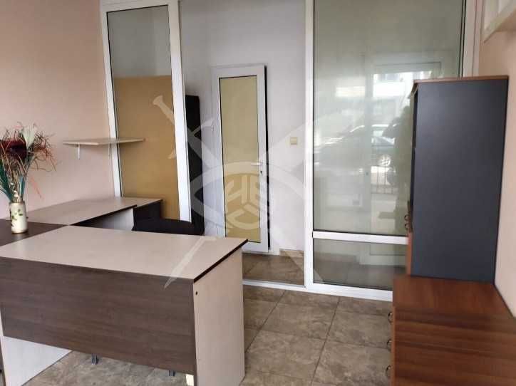 Дава се под наем Офис в Бургас, Изгрев - 20 кв.м за 39898.83 € - Снимка #1
