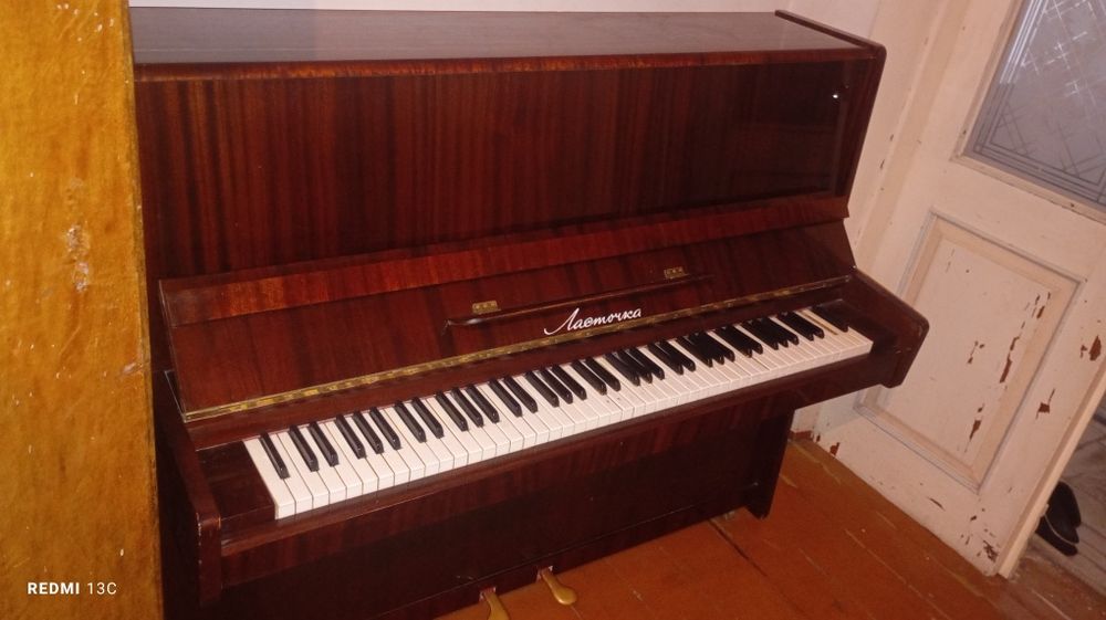 Pianino "Ласточка"