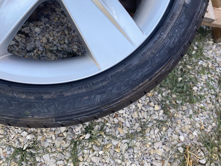 215/45/16 Dunlop  Летни