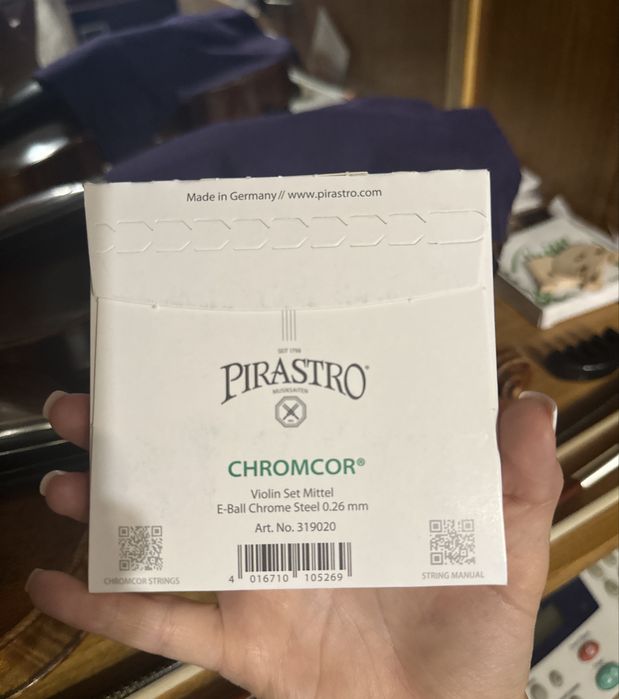 Продам новые струны для скрипки 4/4 Pirastro Chromcor